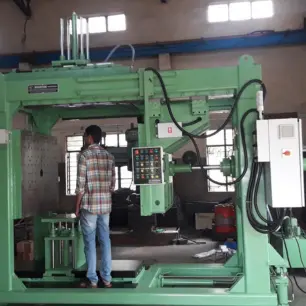 LM Type APG Molding   <br> Machine Image